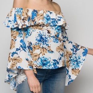 Floral bell sleeve shoulder top